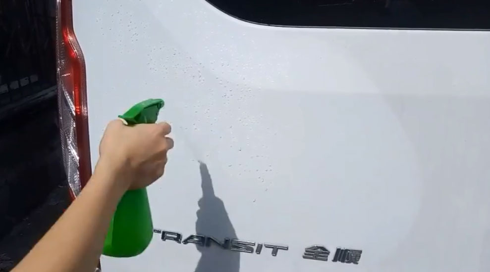 車貼的安裝方法、流程及注意事項的濕貼法